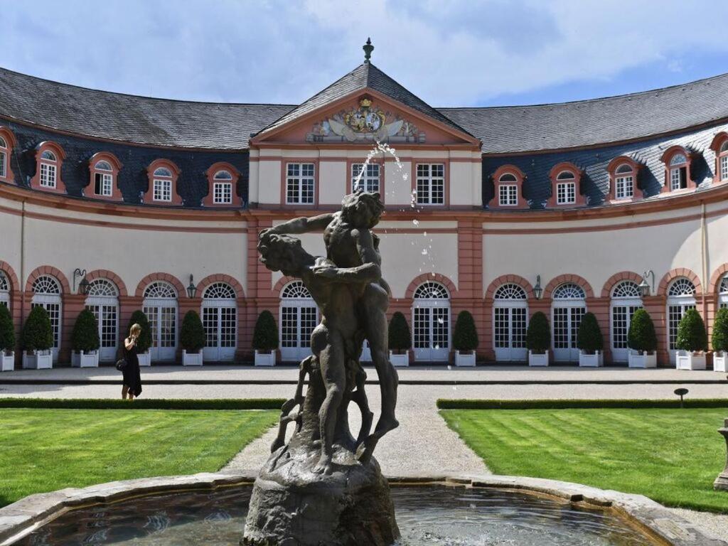 Old Town Hall Apartment In Baden-Wuerttemberg Weilmunster Eksteriør billede